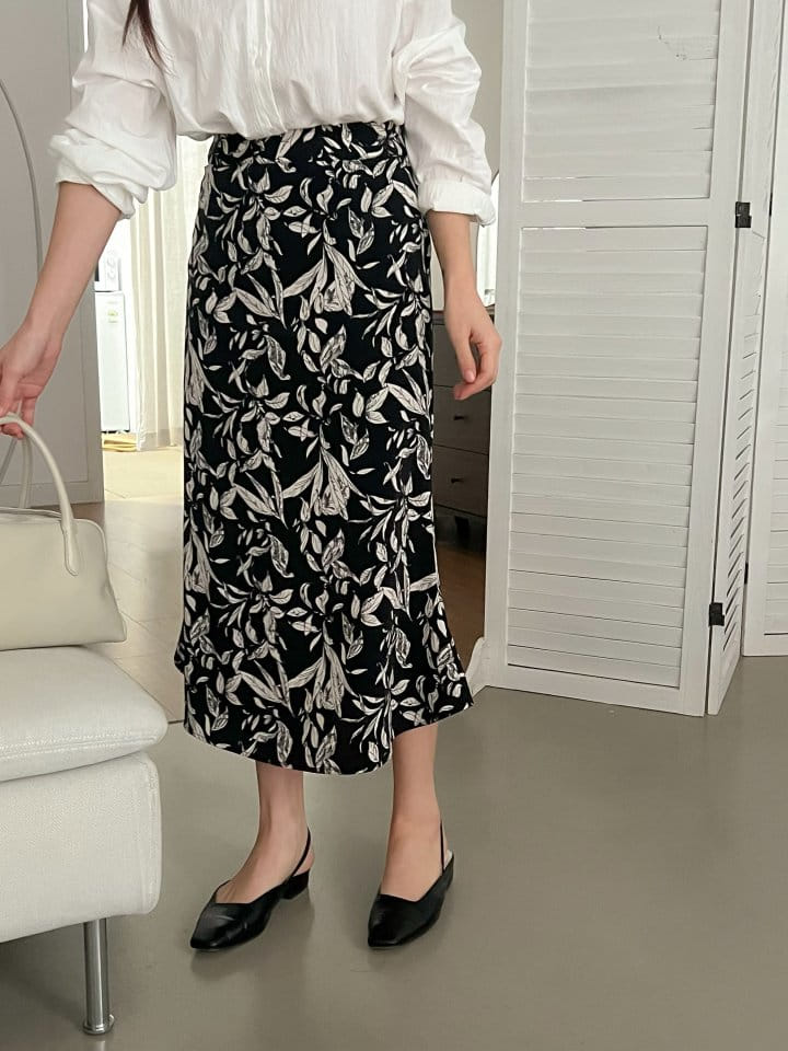 Bytheshew - Korean Women Fashion - #momslook - Mermaid Fit Skirt - 3
