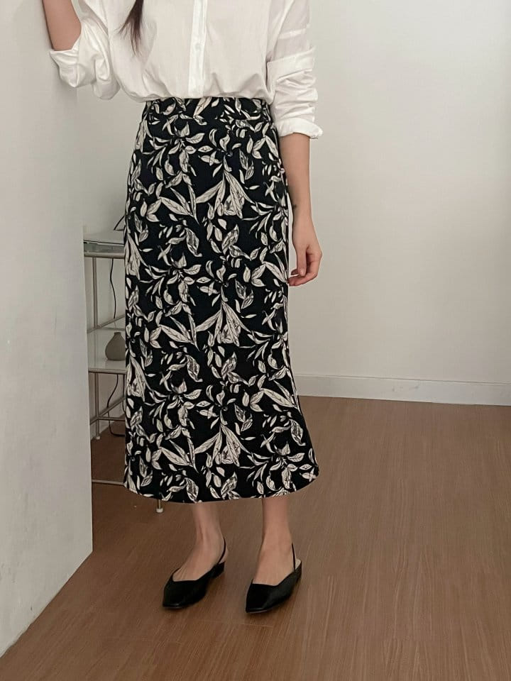 Bytheshew - Korean Women Fashion - #momslook - Mermaid Fit Skirt - 5
