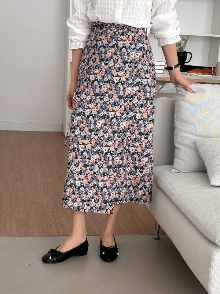 Bytheshew - Korean Women Fashion - #thelittlethings - Crown Skirt - 5