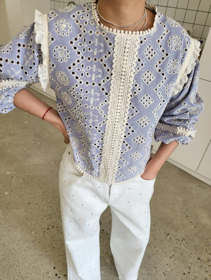 Corner0123 - Korean Women Fashion - #momslook - ST Embroidery Blouse - 4