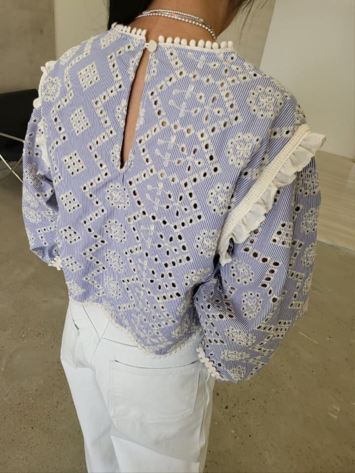 Corner0123 - Korean Women Fashion - #restrostyle - ST Embroidery Blouse - 9