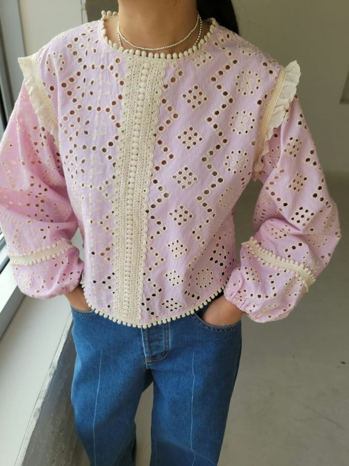 Corner0123 - Korean Women Fashion - #womensfashion - ST Embroidery Blouse