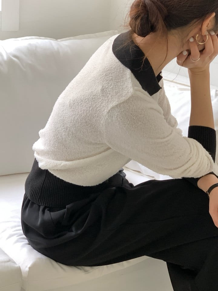 Elmu - Korean Women Fashion - #momslook - Collar Color Knit - 8