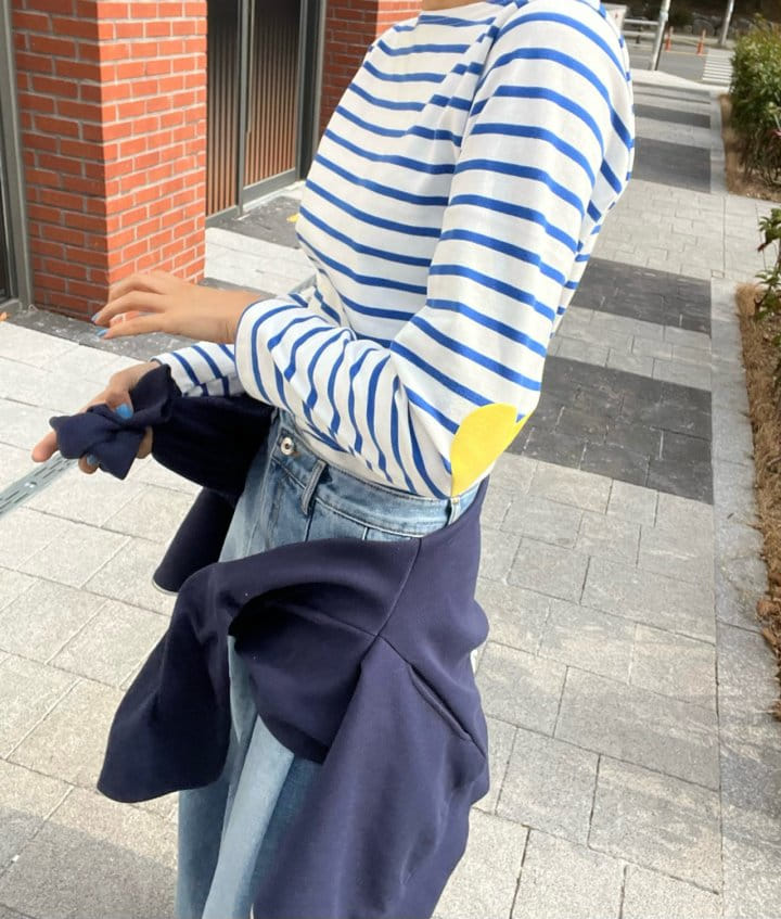 Garden - Korean Women Fashion - #womensfashion - Heart Tee
