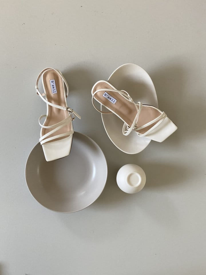 Golden Shoe - Korean Women Fashion - #momslook - 1053 Slipper & Sandals - 3