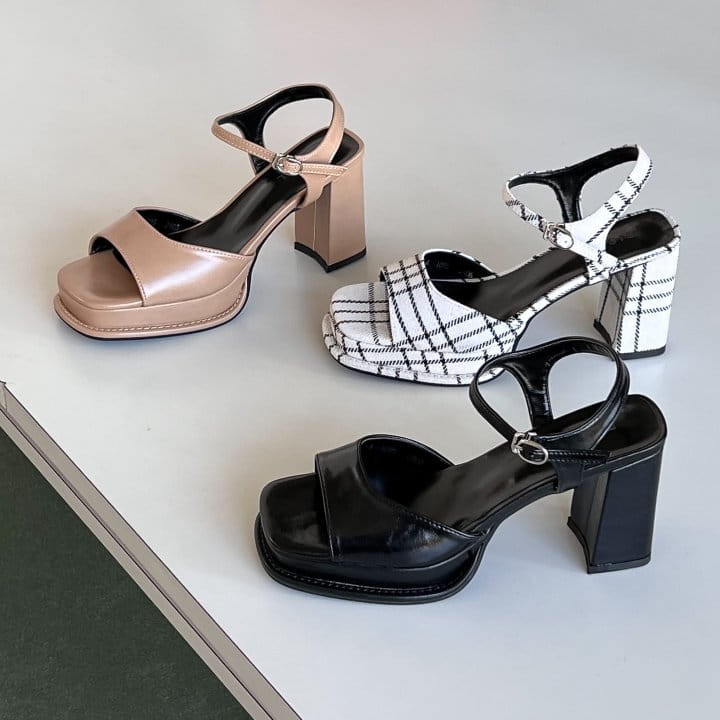 Golden Shoe - Korean Women Fashion - #momslook - 1095 Slipper & Sandals - 6