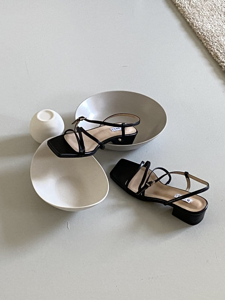 Golden Shoe - Korean Women Fashion - #momslook - 1053 Slipper & Sandals - 4