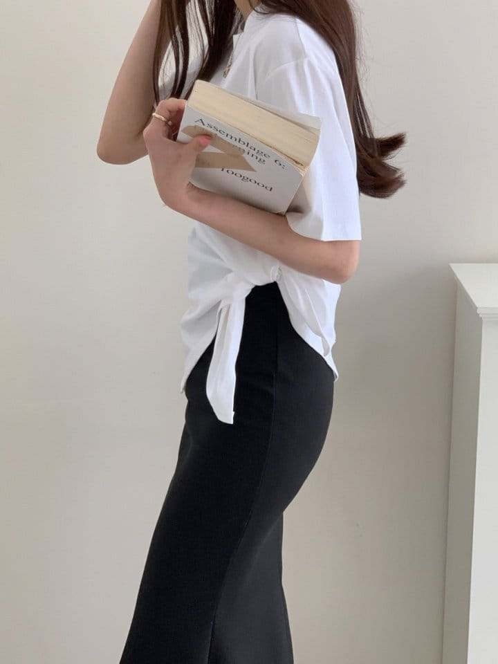 Gram - Korean Women Fashion - #restrostyle - Round Side Tie Tee - 2