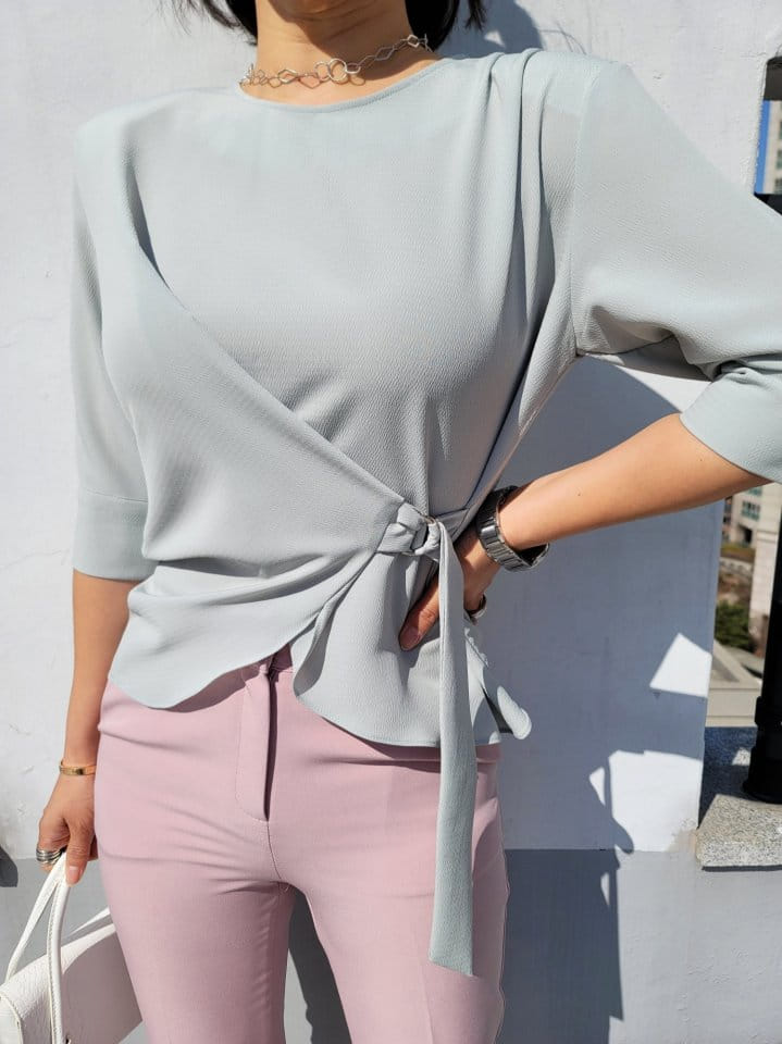 Gratia - Korean Women Fashion - #vintagekidsstyle - D Ring Blouse