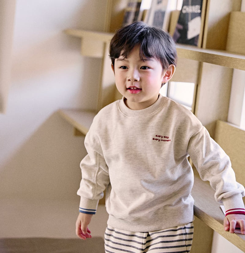 Here I Am - Korean Children Fashion - #childofig - Moment Sweatshirt With Adult - 11