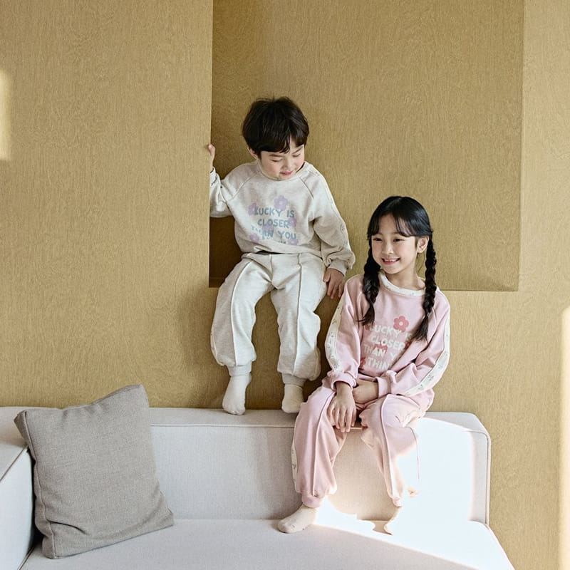 Here I Am - Korean Children Fashion - #discoveringself - Flower Lauder Top Bottom Set - 11