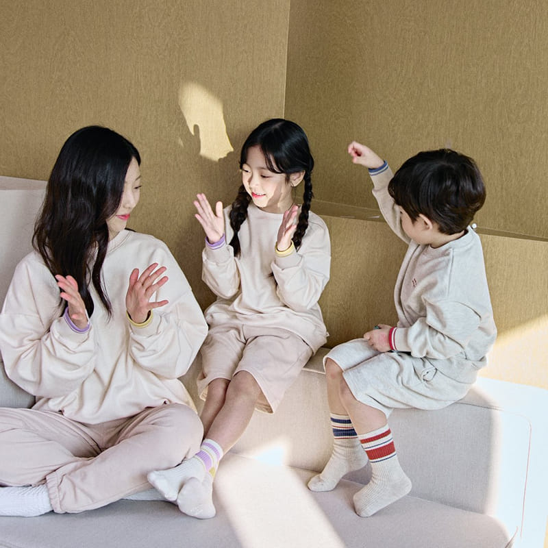 Here I Am - Korean Children Fashion - #kidsshorts - Moment Sweatshirt With Adult - 3