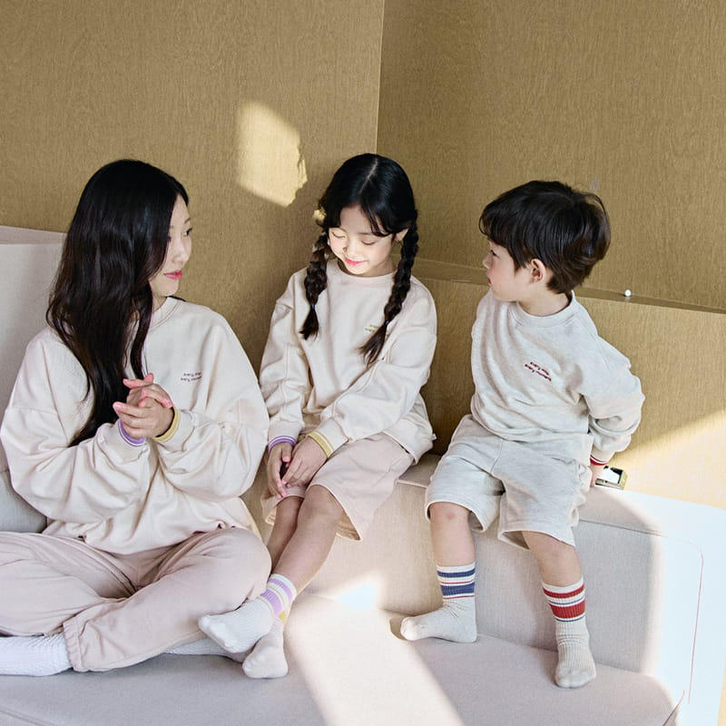 Here I Am - Korean Children Fashion - #kidsshorts - Moment Sweatshirt With Adult - 4