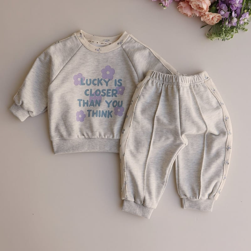 Here I Am - Korean Children Fashion - #littlefashionista - Flower Lauder Top Bottom Set