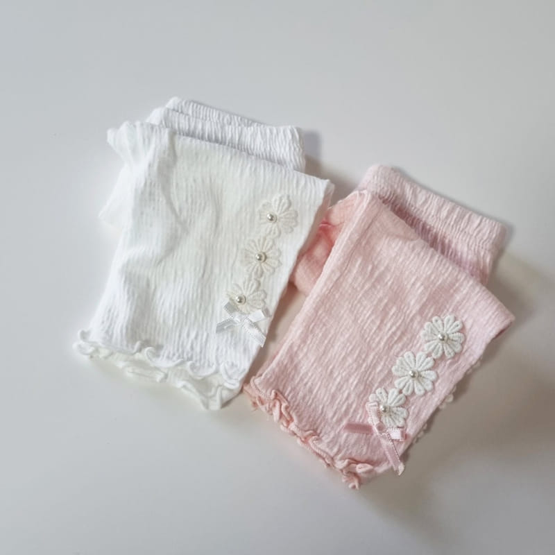 Hug Bebe - Korean Children Fashion - #childofig - Flower Yoru Leggings