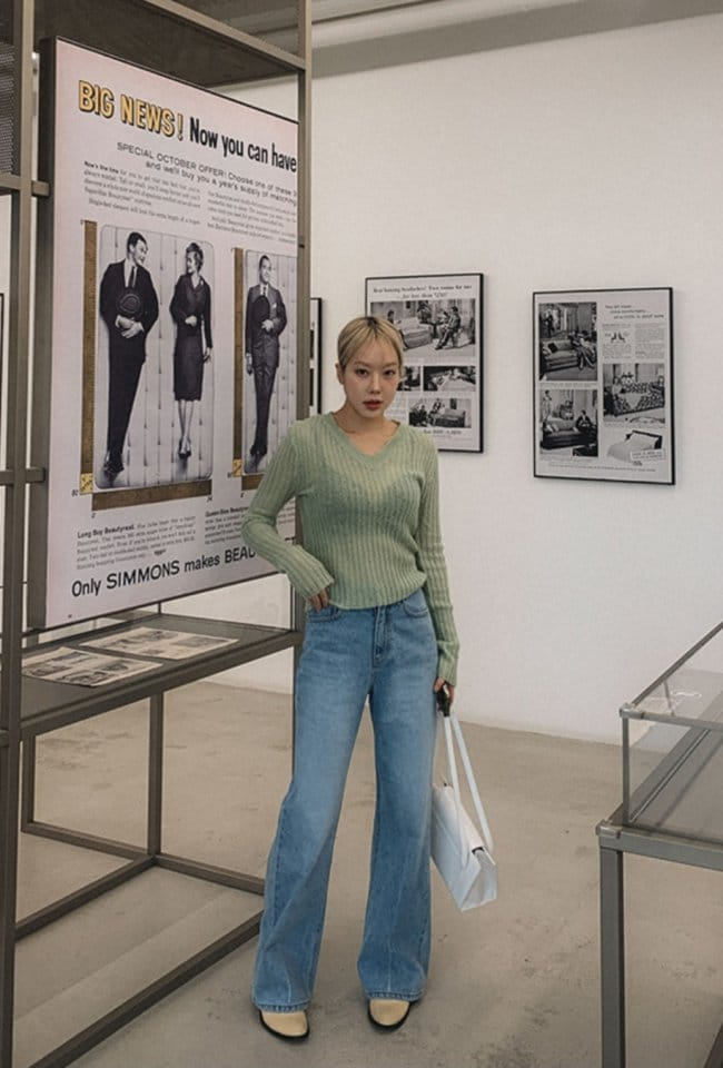 I'm here - Korean Women Fashion - #thatsdarling - 838 Rejigi Boots Cut Denim Pants - 4