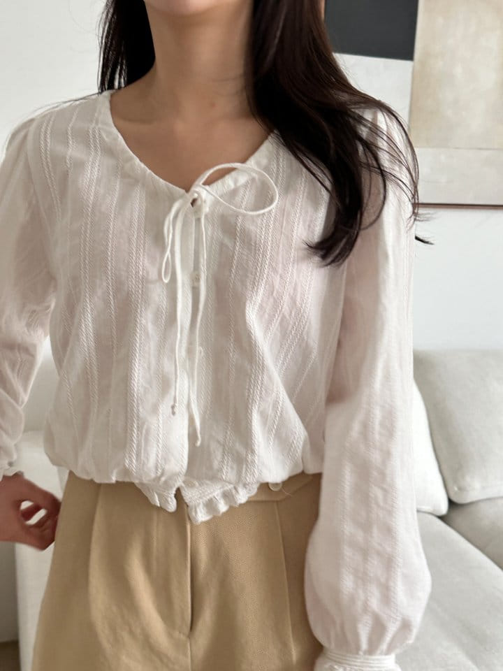 Moirai - Korean Women Fashion - #womensfashion - Very Lace Blouse - 2