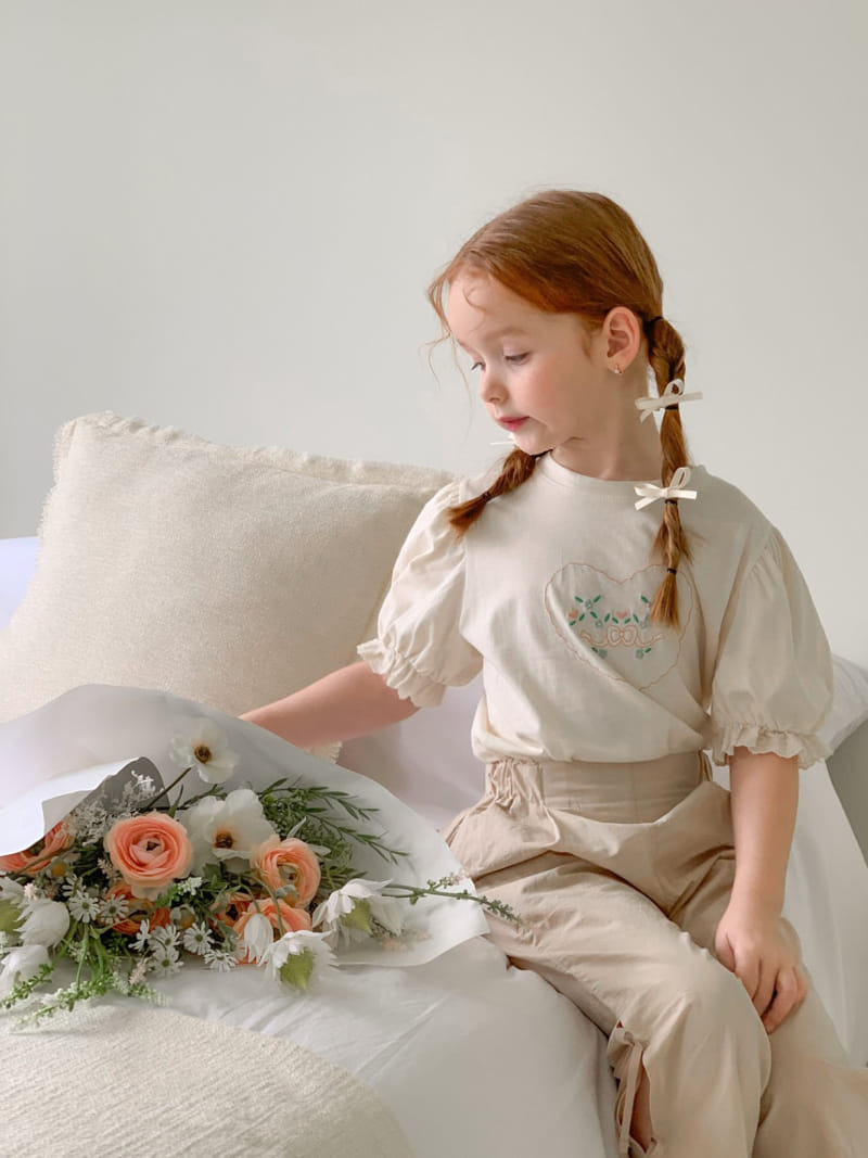 Momo Ann - Korean Children Fashion - #childofig - Heart Embroidery Tee - 4