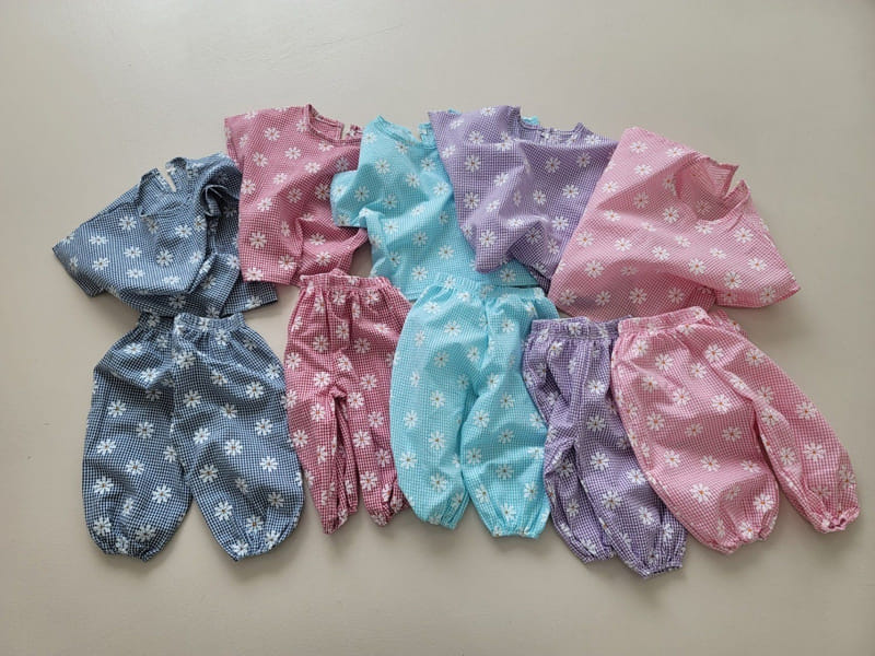 Moran - Korean Children Fashion - #childofig - Daisy Gojaeng Top Bottom Set