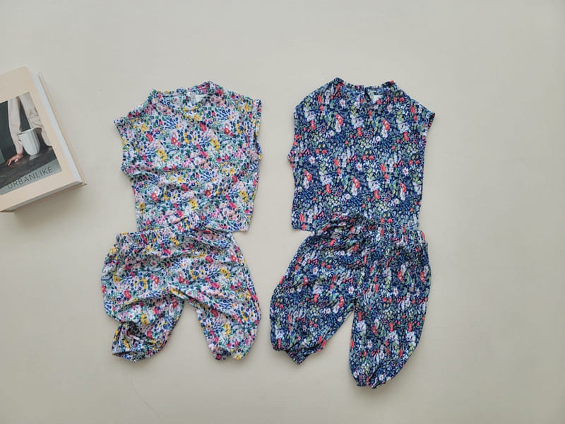 Moran - Korean Children Fashion - #kidzfashiontrend - Monble Pleats Top Bottom Set