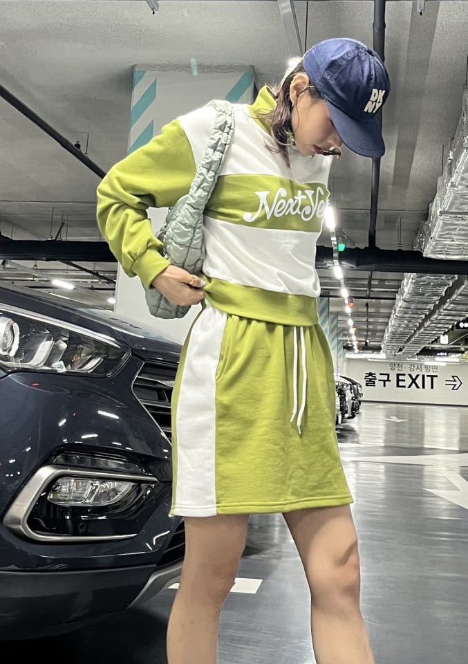 One the woman - Korean Women Fashion - #womensfashion - Rolly Skirt Top Bottom Set - 2