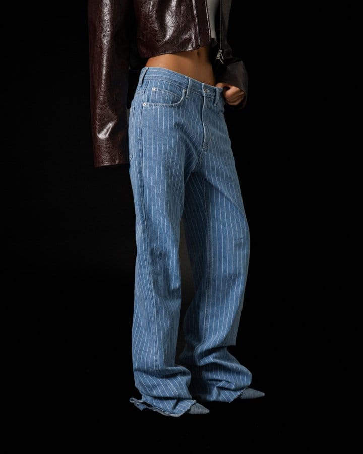 Paper Moon - Korean Women Fashion - #romanticstyle - Low Rise Striped Pattern Loose Fit Blue Denim pants - 11