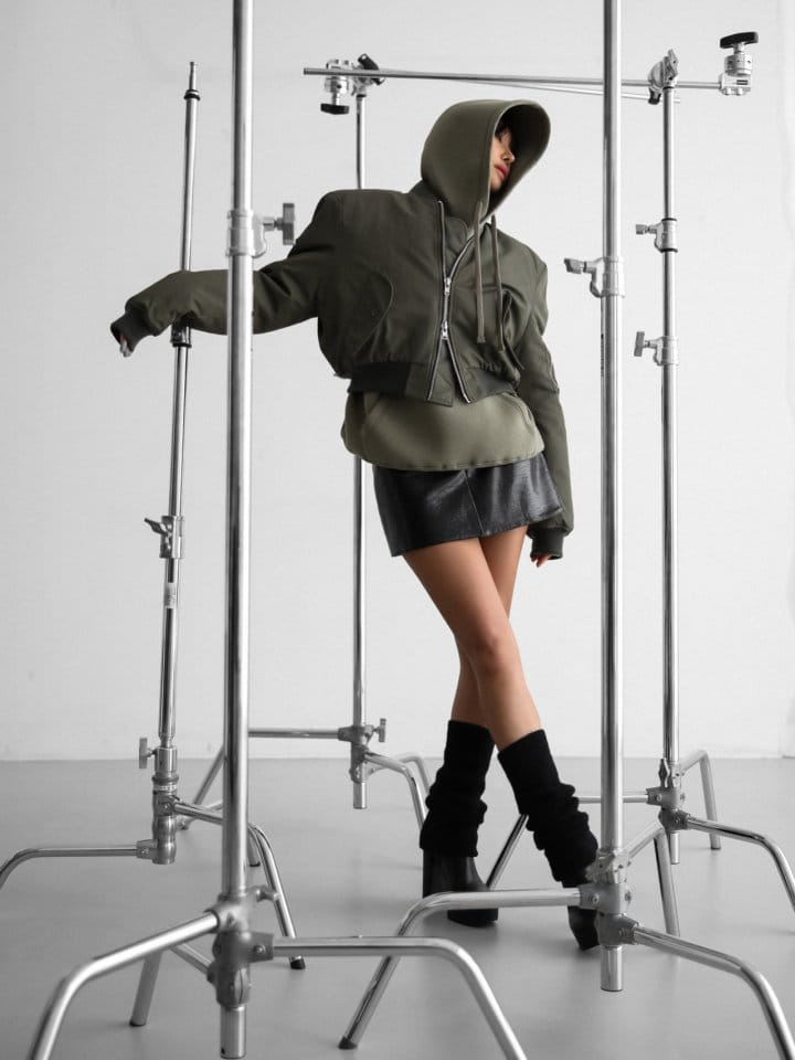 Paper Moon - Korean Women Fashion - #womensfashion - Square Shoulder Padded Cropped Bomber Jacket 
