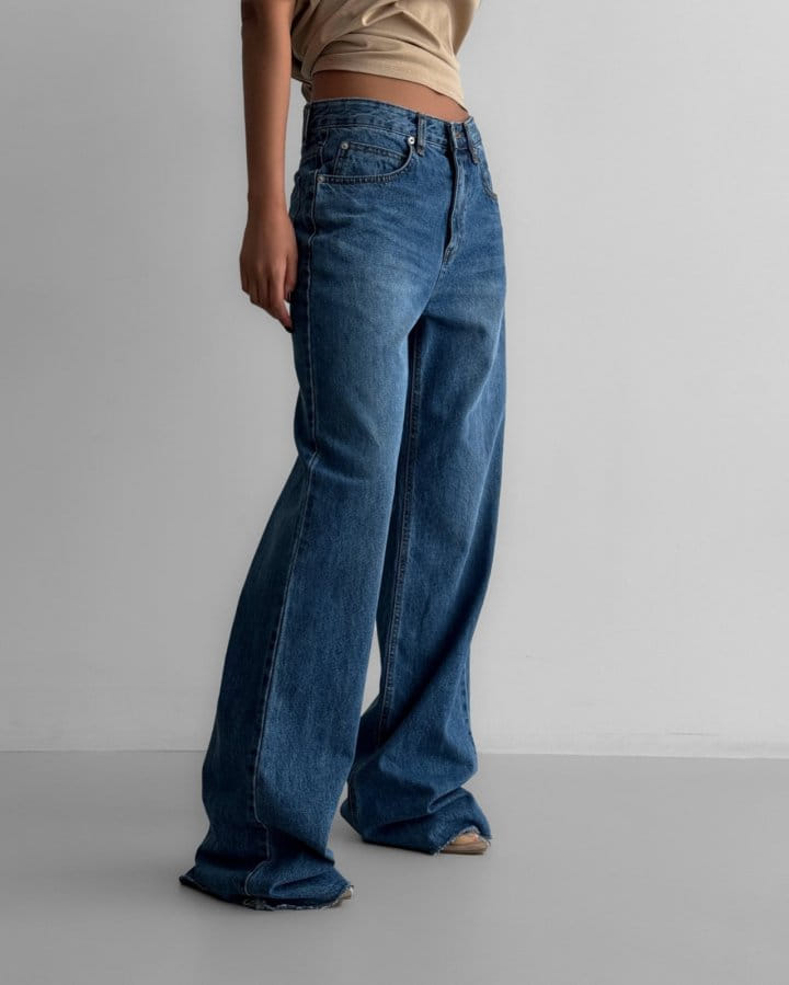 Paper Moon - Korean Women Fashion - #womensfashion - Classic Raw Cut Wide Fit Mid Blue Jeans - 5
