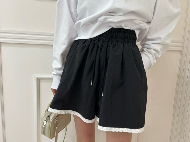Pearls room - Korean Women Fashion - #momslook - Lace Shorts