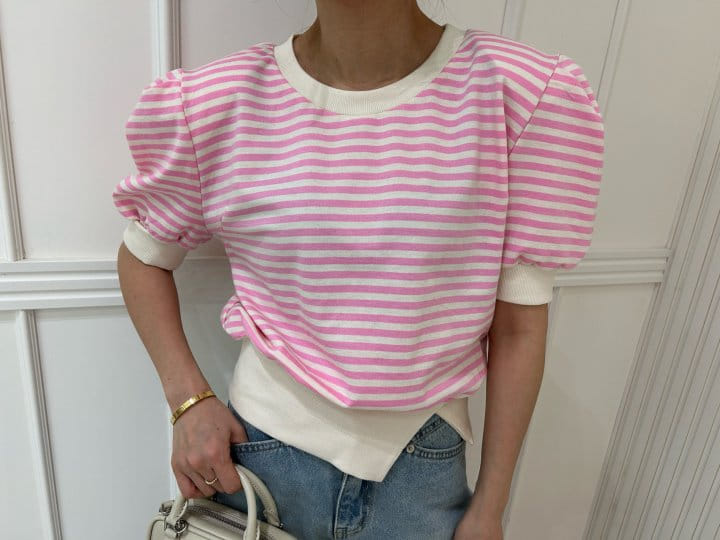 Pearls room - Korean Women Fashion - #momslook - Slit ST Tee