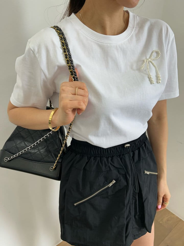 Pearls room - Korean Women Fashion - #momslook - Pearl Ribbon Tee