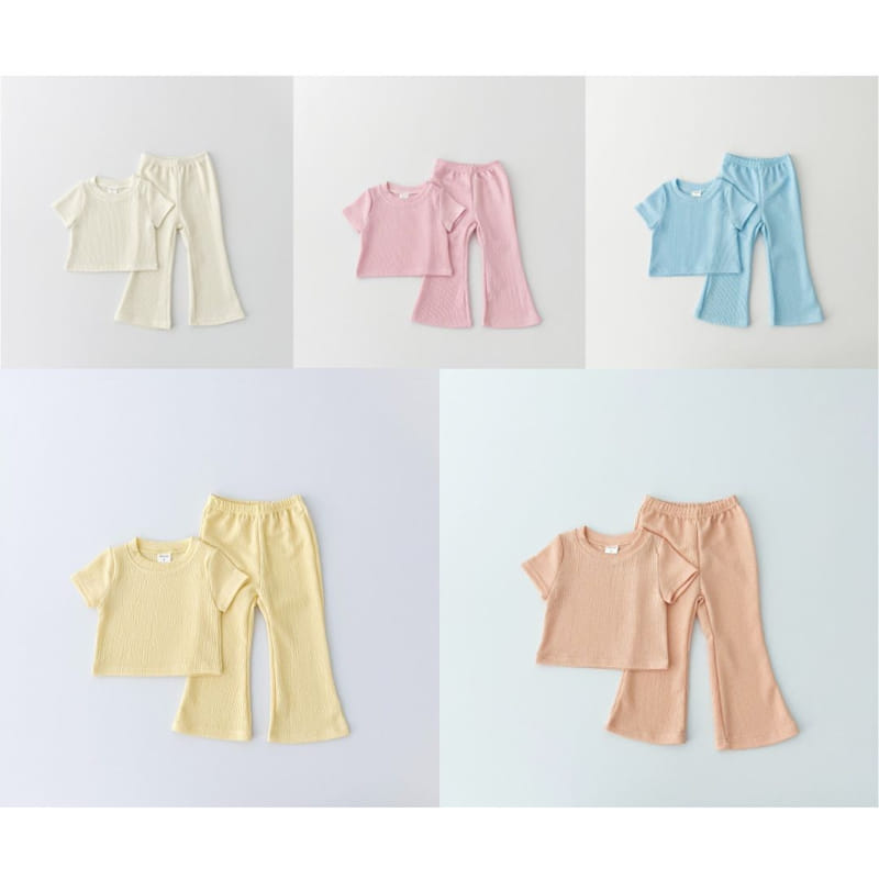 Pinkroro - Korean Children Fashion - #minifashionista - Fresh Boots Cut Top Bottom Set - 2