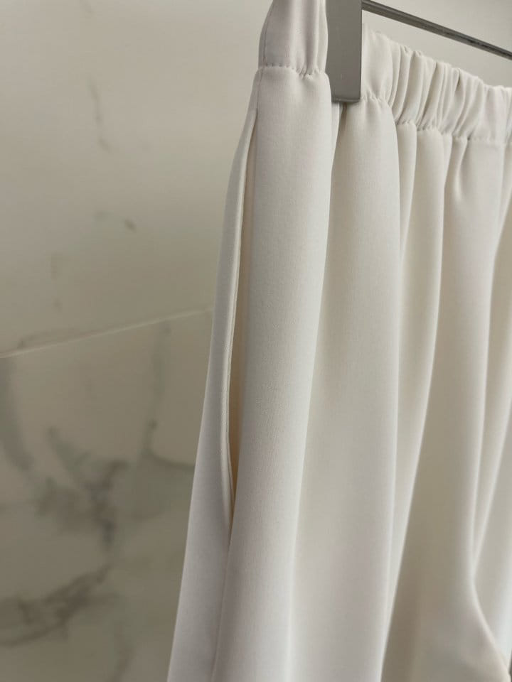 Plushong - Korean Women Fashion - #womensfashion - Guho Poly Pants - 4