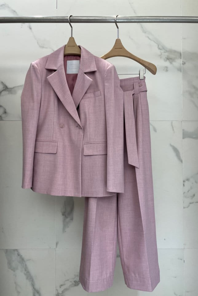 Plushong - Korean Women Fashion - #thelittlethings - Lang V Top Bottom Set