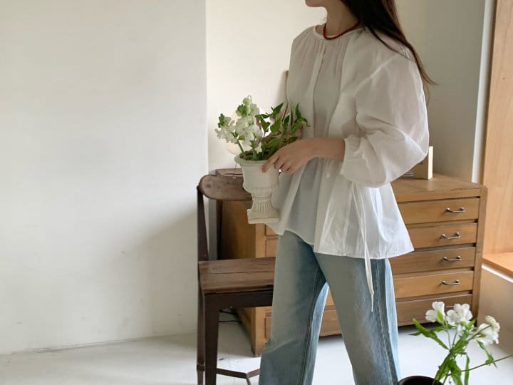 Pomelo - Korean Women Fashion - #thelittlethings - Round Shirring Blouse - 4