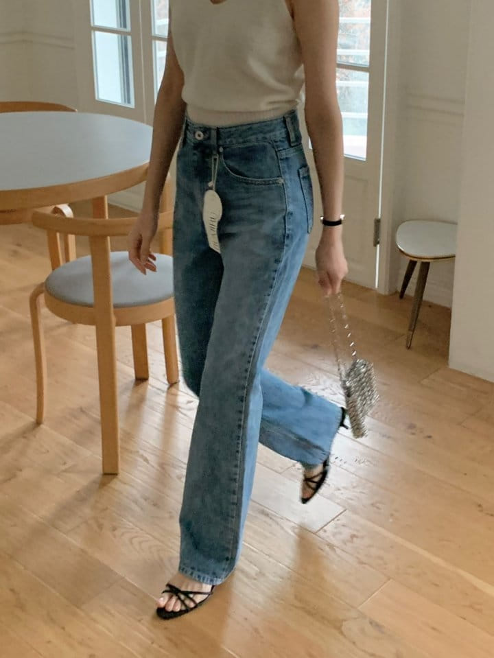 Rumiru - Korean Women Fashion - #momslook - Semi Boots Cut Denim  Pants - 2