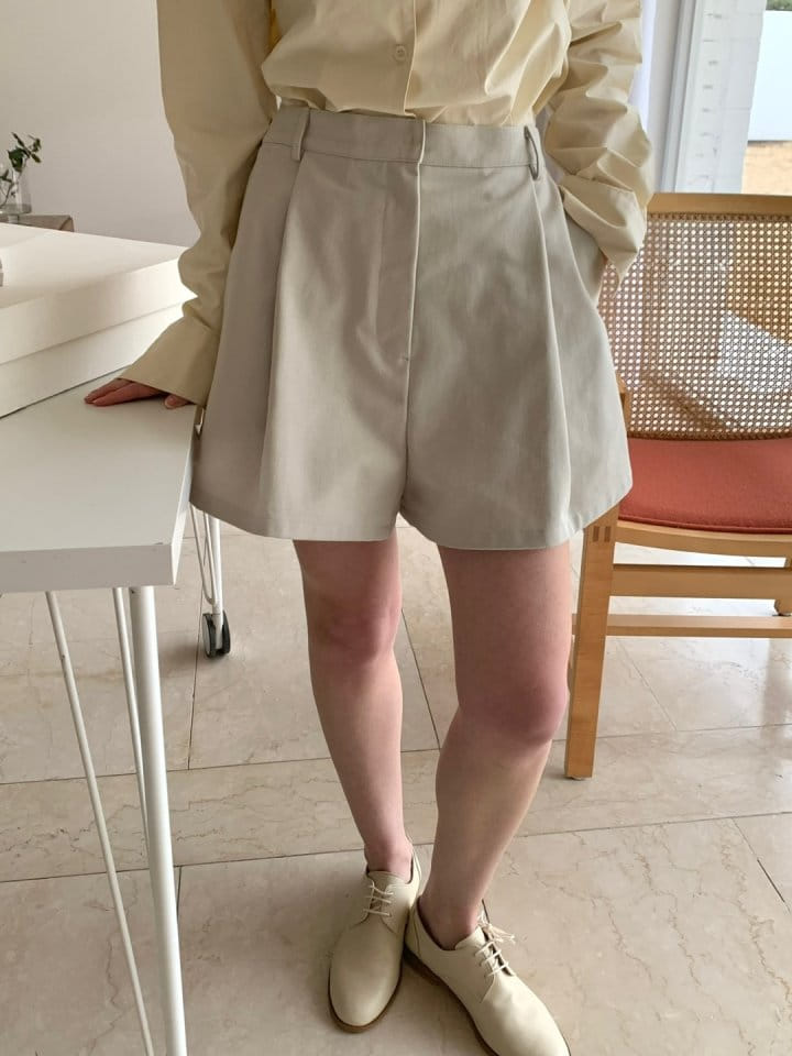 Rumiru - Korean Women Fashion - #womensfashion - Milk Shorts - 2