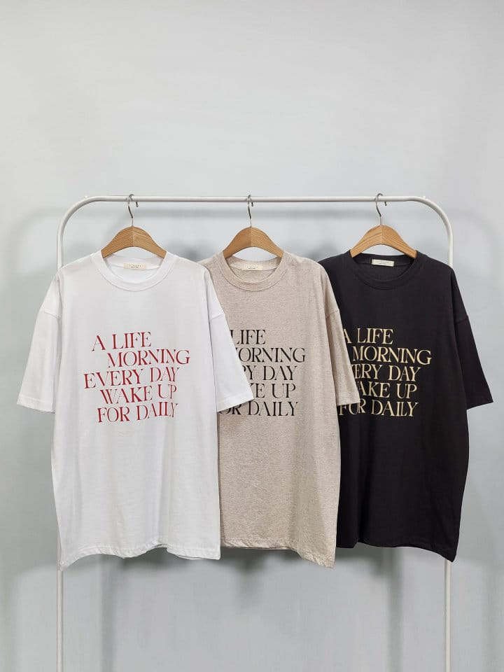 Sienne - Korean Women Fashion - #pursuepretty - Morning Box Short Sleeve Tee - 2