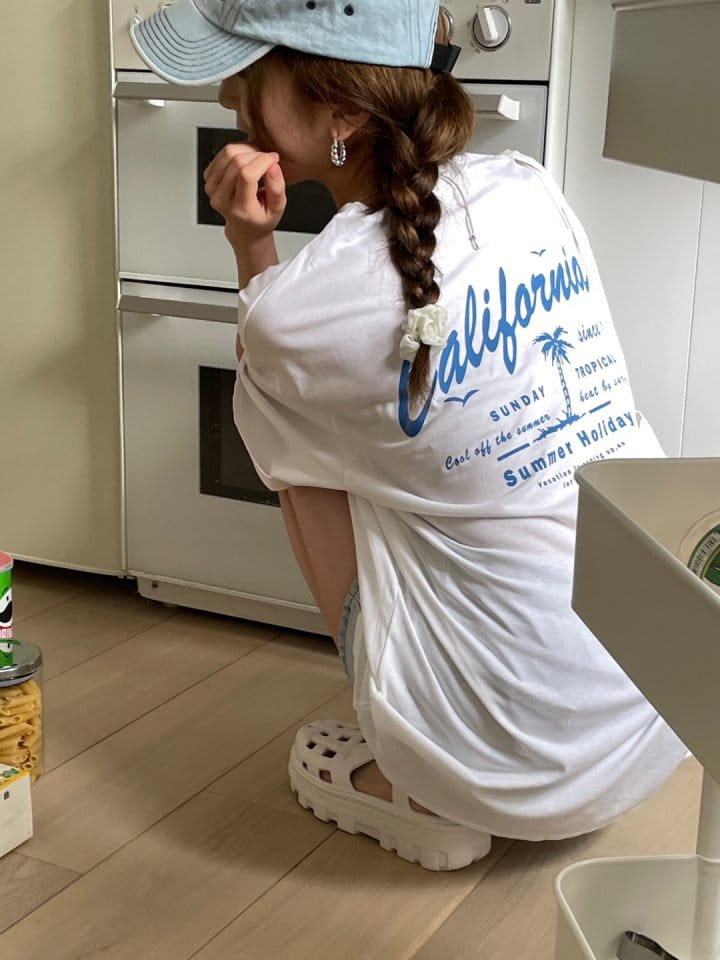 Sienne - Korean Women Fashion - #womensfashion - Holly Box Short Sleeve Tee - 5