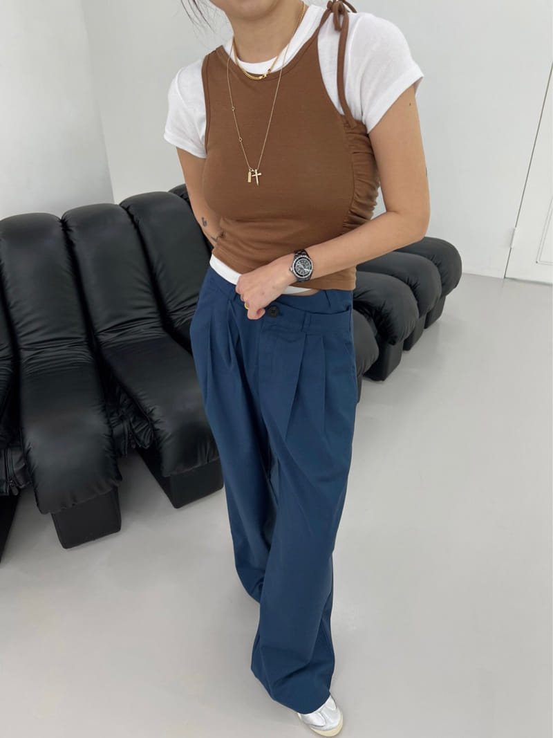 Solar - Korean Women Fashion - #vintageinspired - Coni Sleeveless Tee - 2