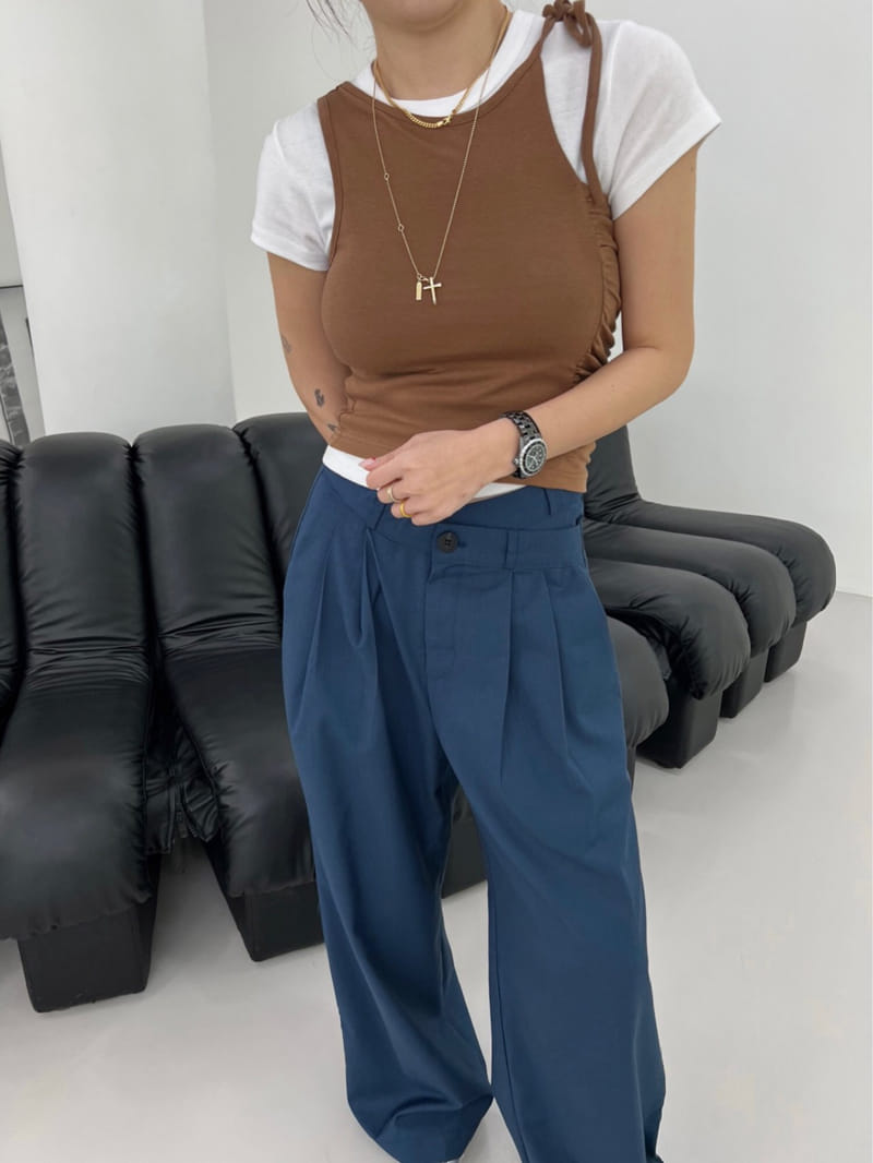 Solar - Korean Women Fashion - #vintagekidsstyle - Coni Sleeveless Tee - 3