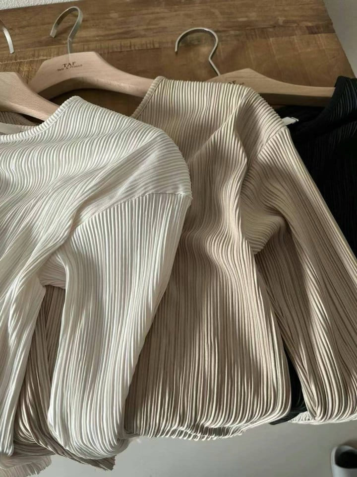 Taf - Korean Women Fashion - #momslook - More Pleats Tee