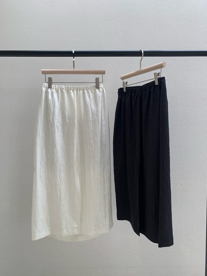 Taf - Korean Women Fashion - #momslook - Eyrolinkle Skirt - 3