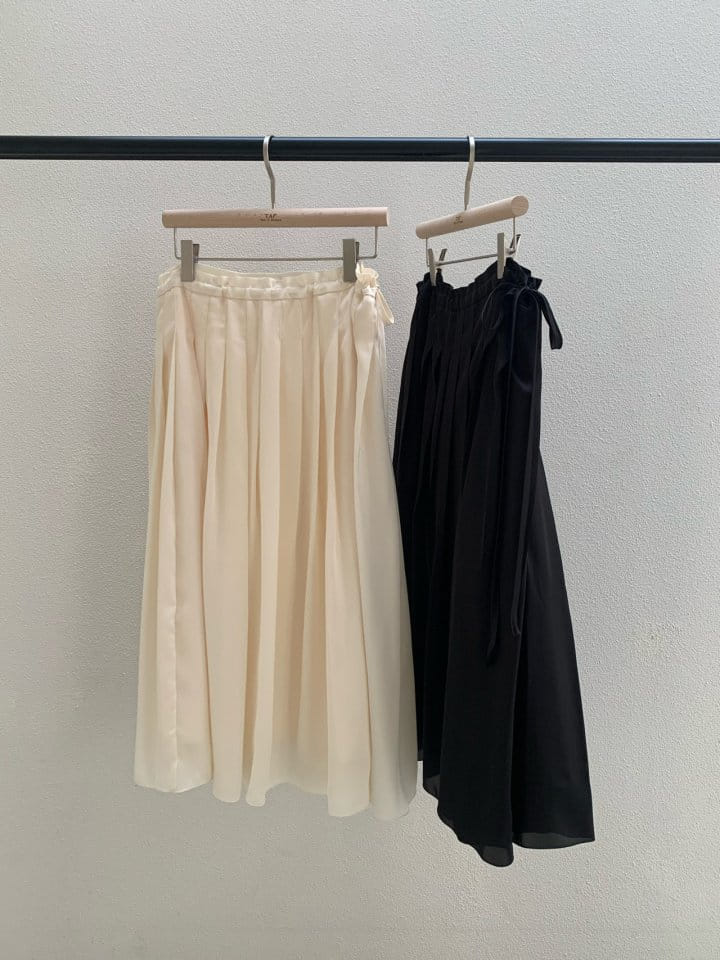 Taf - Korean Women Fashion - #momslook - Low String Skirt