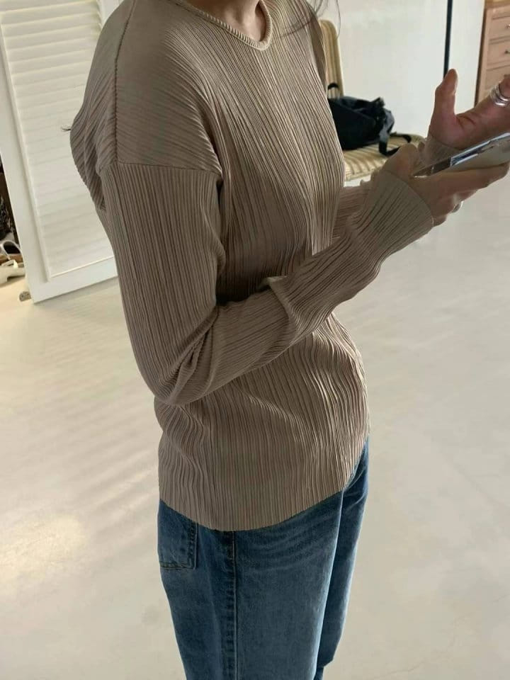 Taf - Korean Women Fashion - #restrostyle - More Pleats Tee - 8