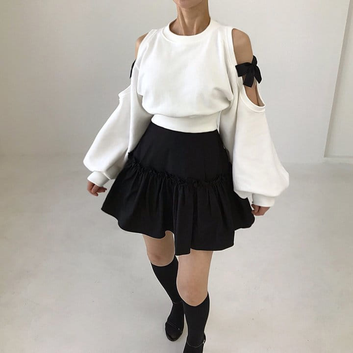 Twomoon - Korean Women Fashion - #momslook - Tween Shoulder Ribbon Sweatshirt - 5