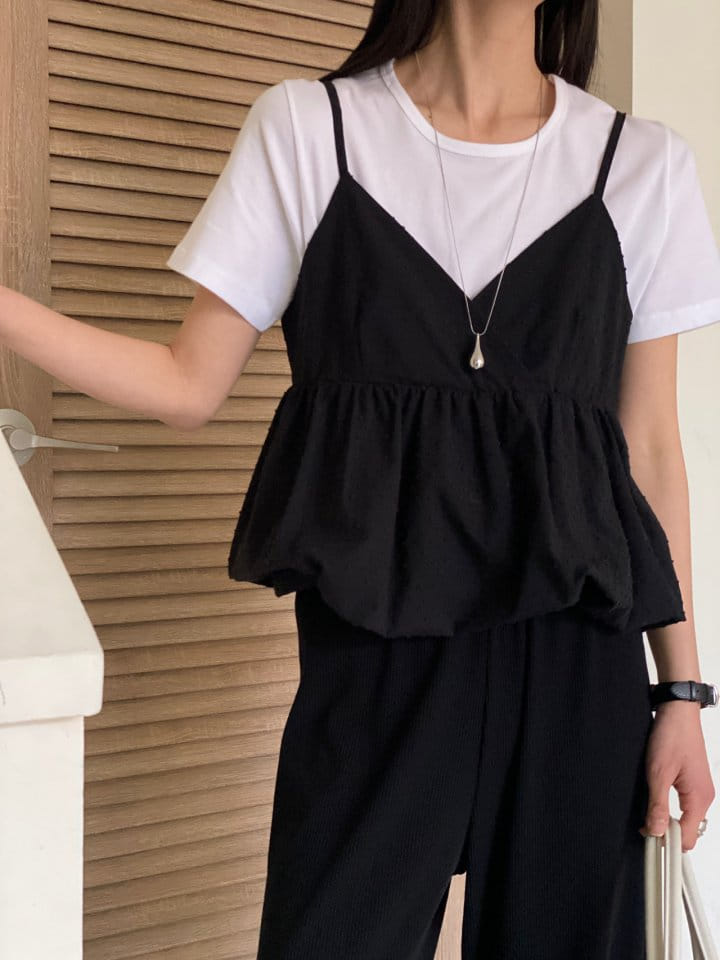 Very - Korean Women Fashion - #momslook - Livi Sleeveless Tee - 11