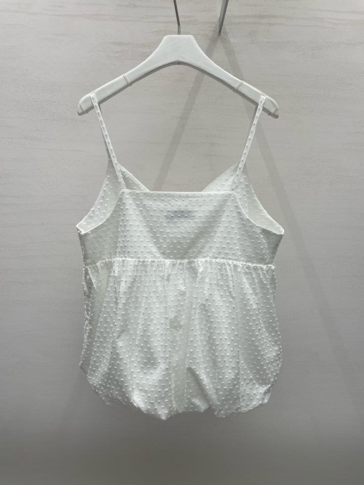 Very - Korean Women Fashion - #momslook - Livi Sleeveless Tee - 3
