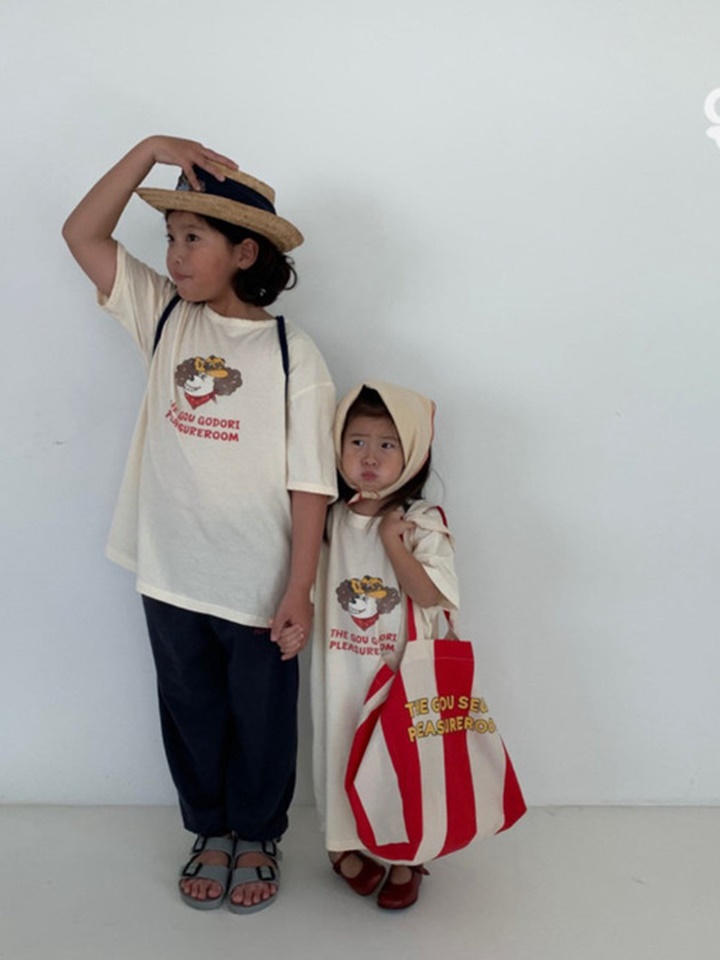 Godori Tee With Mom
