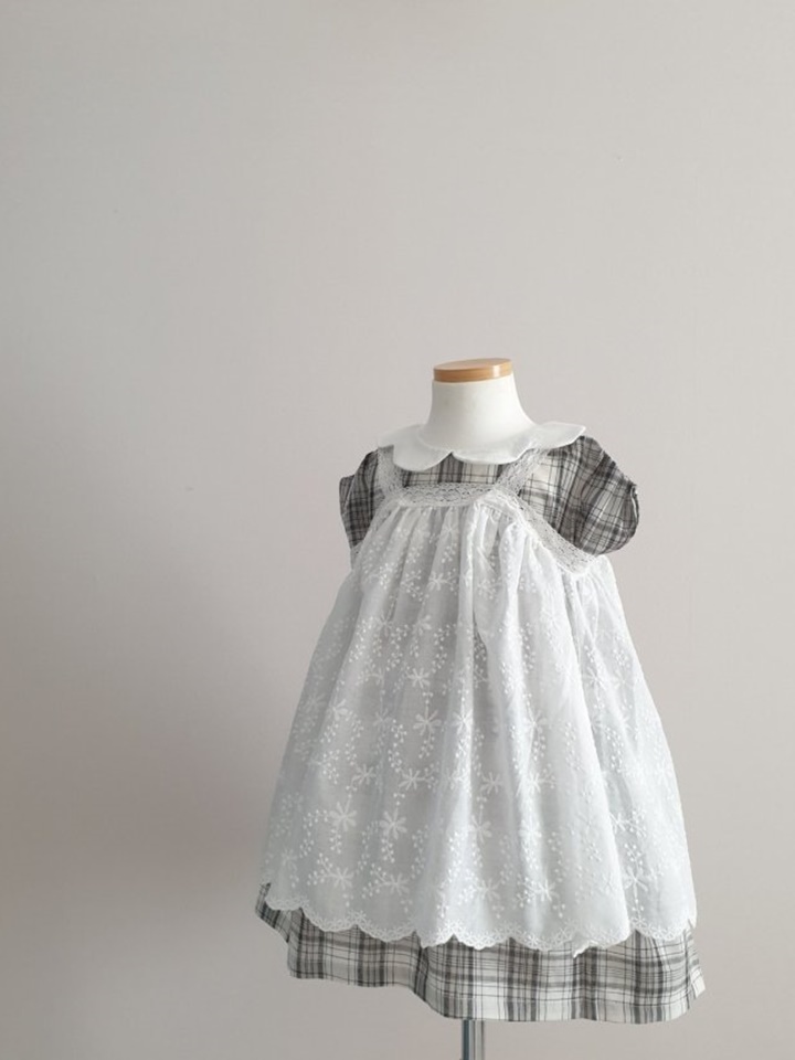 Humming Apron